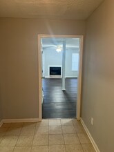 6585 Carriage Ct in Union City, GA - Foto de edificio - Building Photo