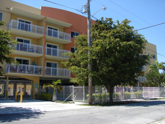 502 SW 18th in Miami, FL - Building Photo - Building Photo