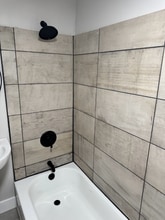 631 Melwood Ave in Pittsburgh, PA - Foto de edificio - Building Photo