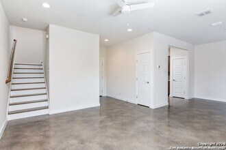 211 Utah St in San Antonio, TX - Building Photo - Building Photo