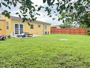 620 NW 186th St in Miami, FL - Building Photo - Building Photo