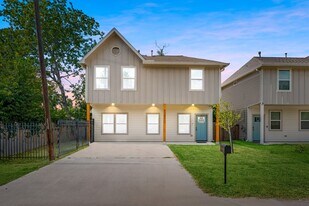 8357 Tate St in Houston, TX - Building Photo