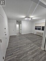 1566 Avenue Rd in Toronto, ON - Building Photo