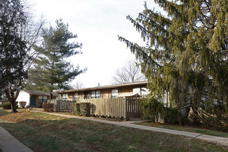 Bradford Place & Ansley Oaks Apartments in Belleville, IL - Foto de edificio - Building Photo