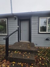 1030-KE1030 Church St NE in Salem, OR - Building Photo - Building Photo