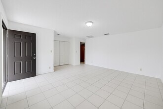 1226 N Haverhill Rd in Haverhill, FL - Building Photo - Building Photo
