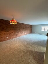 1840 W Highland Ave in Elgin, IL - Building Photo - Building Photo