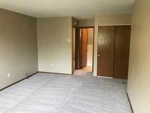 330 Annapolis in West St. Paul, MN - Building Photo - Interior Photo