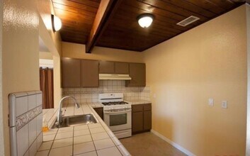 645 Bolen Dr in Paso Robles, CA - Building Photo - Building Photo