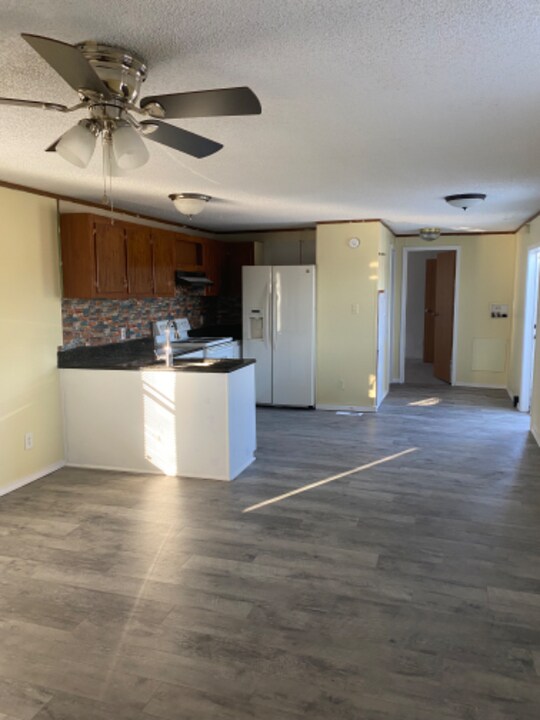 2608 New Hope Rd in La Grange, NC - Foto de edificio