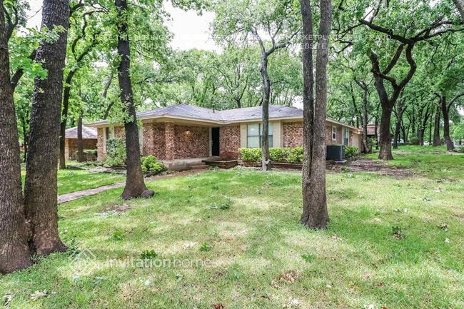 3803 Double Oak Ln in Irving, TX - Foto de edificio - Building Photo