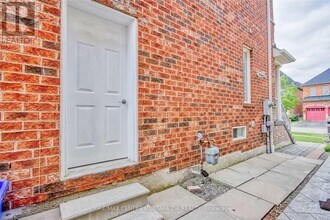 3554 Stonecutter Crescent in Mississauga, ON - Building Photo - Building Photo