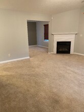 2709 Crownpoint Dr in Jeffersonville, IN - Foto de edificio - Building Photo