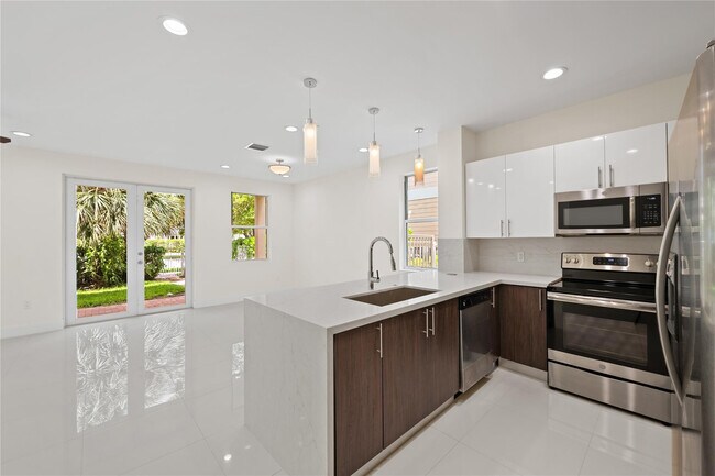 1430 SW 4th Ave in Fort Lauderdale, FL - Building Photo - Building Photo