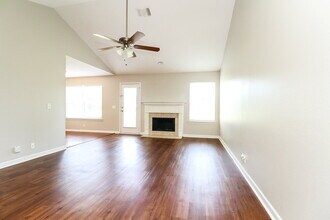 7045 S Hampton Blvd in Nashville, TN - Building Photo - Building Photo