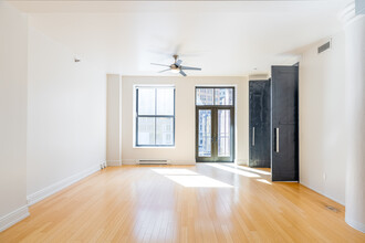 930 Penn Ave in Pittsburgh, PA - Building Photo - Interior Photo