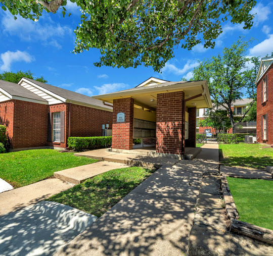 Heatherwood in Dallas, TX - Foto de edificio - Building Photo