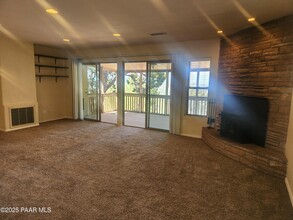 542 Juniper Dr in Prescott, AZ - Foto de edificio - Building Photo