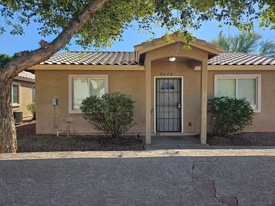 9628 N 13th St in Phoenix, AZ - Building Photo