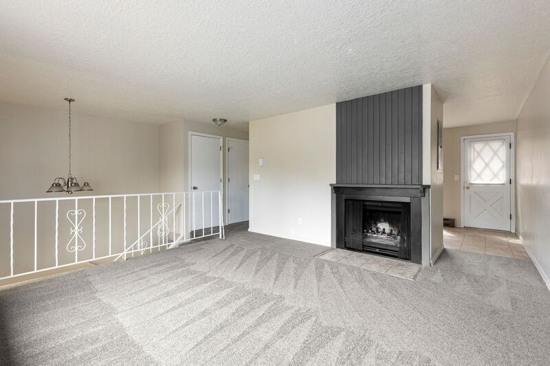203 SE 176th Pl in Portland, OR - Foto de edificio
