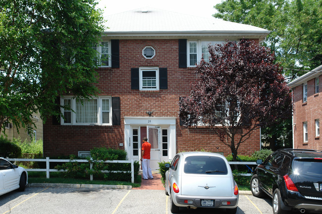 29 Hillside Ave in Elmsford, NY - Foto de edificio - Building Photo