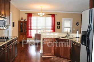 2011 Hayes Dr in Rock Hill, SC - Building Photo - Building Photo