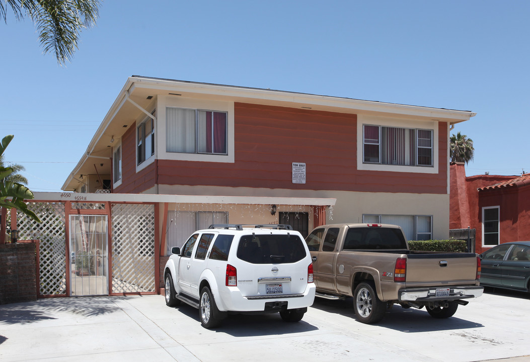 4650-4654 Hawley Blvd in San Diego, CA - Building Photo