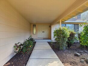 6336 Stone Bridge Rd in Santa Rosa, CA - Building Photo - Building Photo