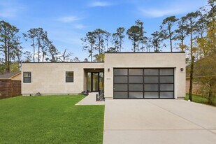 1530 Primrose St in Conroe, TX - Building Photo