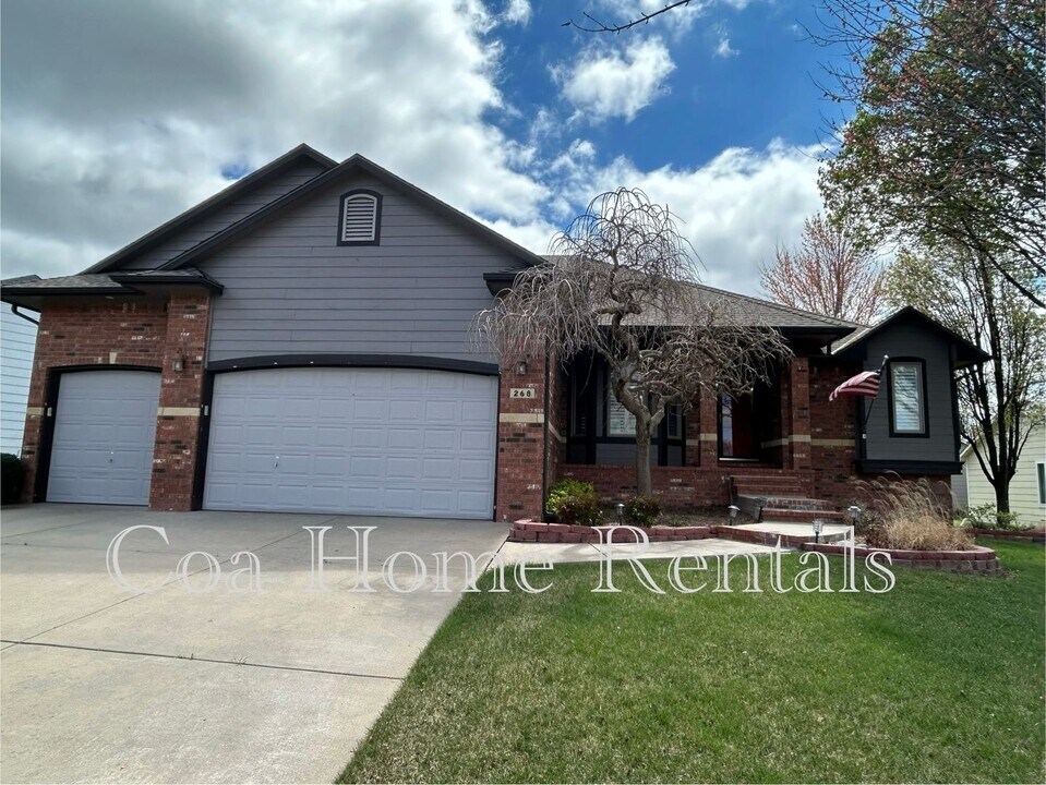 268 Lakeside Dr S in Andover, KS - Building Photo