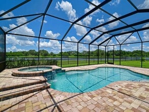 8031 111th Terrace E in Parrish, FL - Building Photo - Building Photo