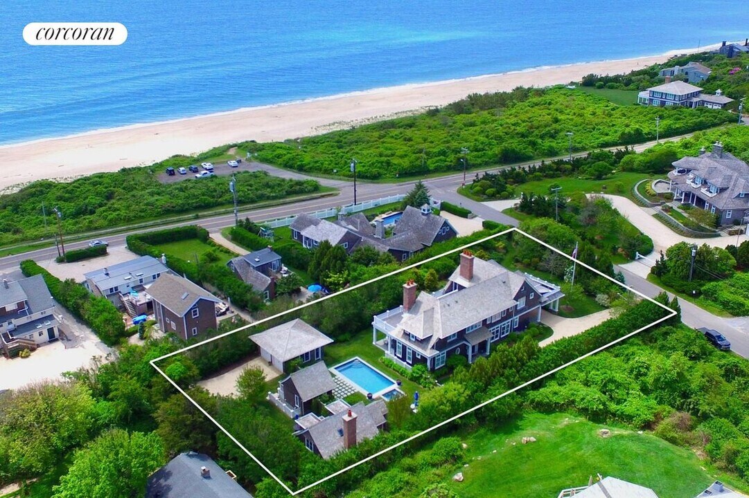 8 Washington Dr in Montauk, NY - Building Photo