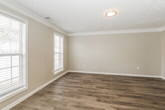 733 Sinclair Way in Jonesboro, GA - Building Photo - Building Photo