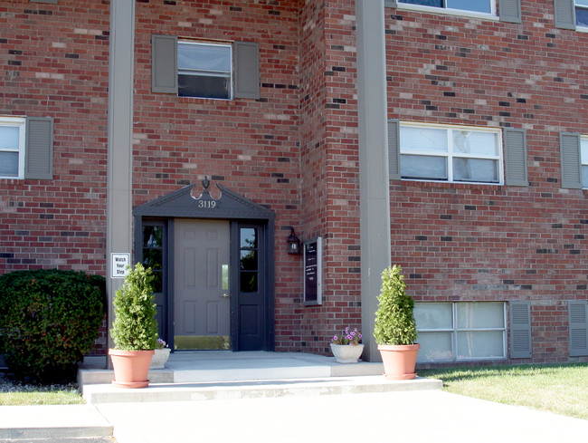 Heron Lake Condominium in Indianapolis, IN - Foto de edificio - Building Photo