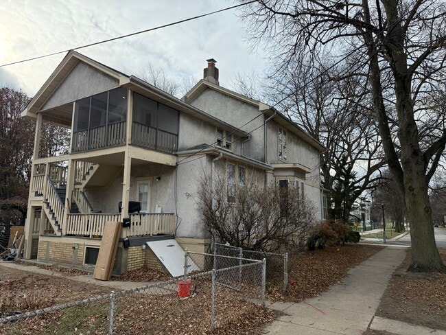 947 Florence Ave, Unit 2