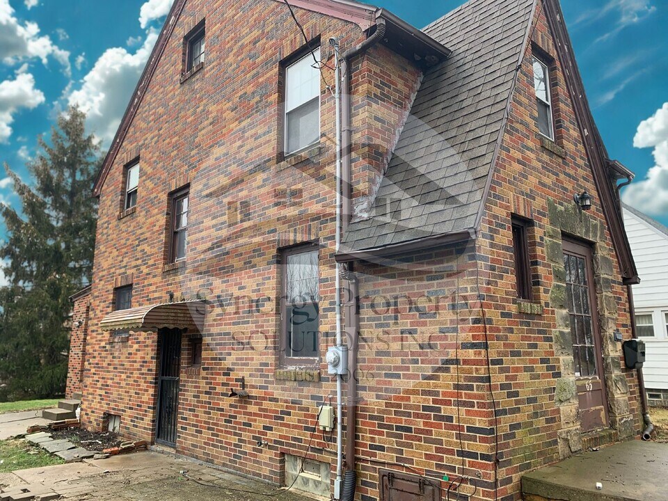 65 Massa Ave in Mansfield, OH - Building Photo
