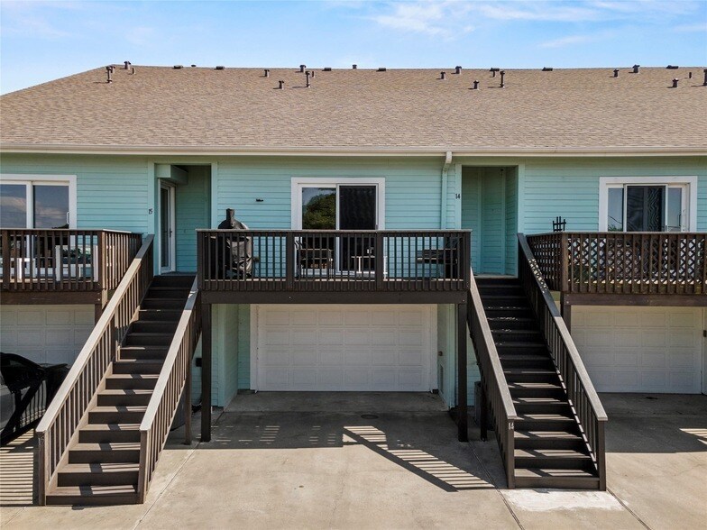 3100 75th St, Unit 14 in Galveston, TX - Building Photo