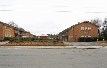 301 Swift Ave in Durham, NC - Foto de edificio - Building Photo