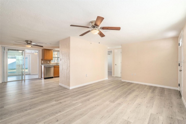 7321 Parrot Dr in Port Richey, FL - Building Photo - Building Photo