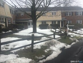 245 Unquowa Rd in Fairfield, CT - Building Photo - Building Photo