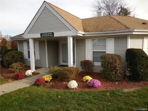 1123 Washington Green in New Windsor, NY - Building Photo - Building Photo
