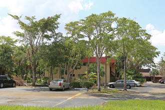 Northlake Village in Miami, FL - Building Photo - Building Photo