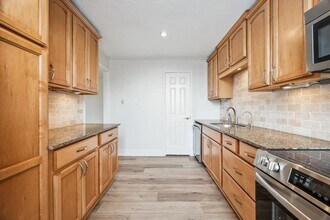 5210 Weslayan St in Houston, TX - Building Photo - Building Photo