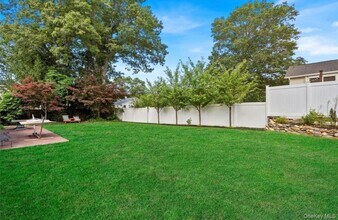 61 Brookhaven Dr in Rocky Point, NY - Building Photo - Building Photo