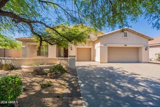 2428 W Sagebrush Dr in Phoenix, AZ - Foto de edificio - Building Photo