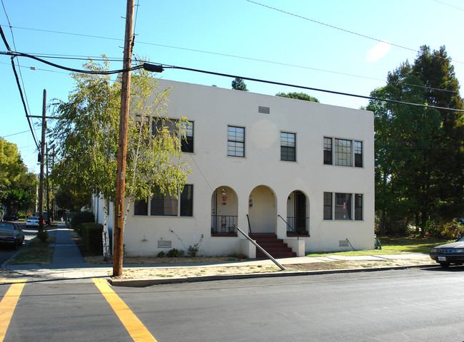 1103-1105 Estudillo St in Martinez, CA - Building Photo - Building Photo