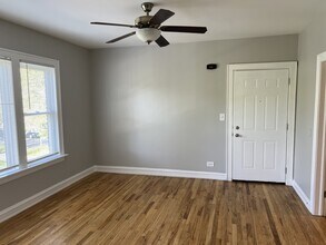 8159 S Coles Ave in Chicago, IL - Building Photo - Building Photo