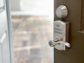 5017 City St in Orlando, FL - Foto de edificio - Building Photo