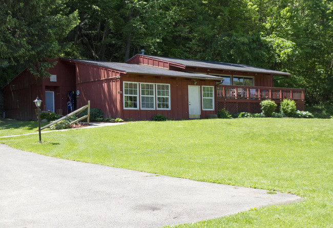 Rustic Ridge Mobile Home Park in Lancaster, OH - Foto de edificio - Building Photo