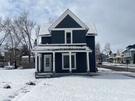 414 N 3rd St in Marshalltown, IA - Building Photo